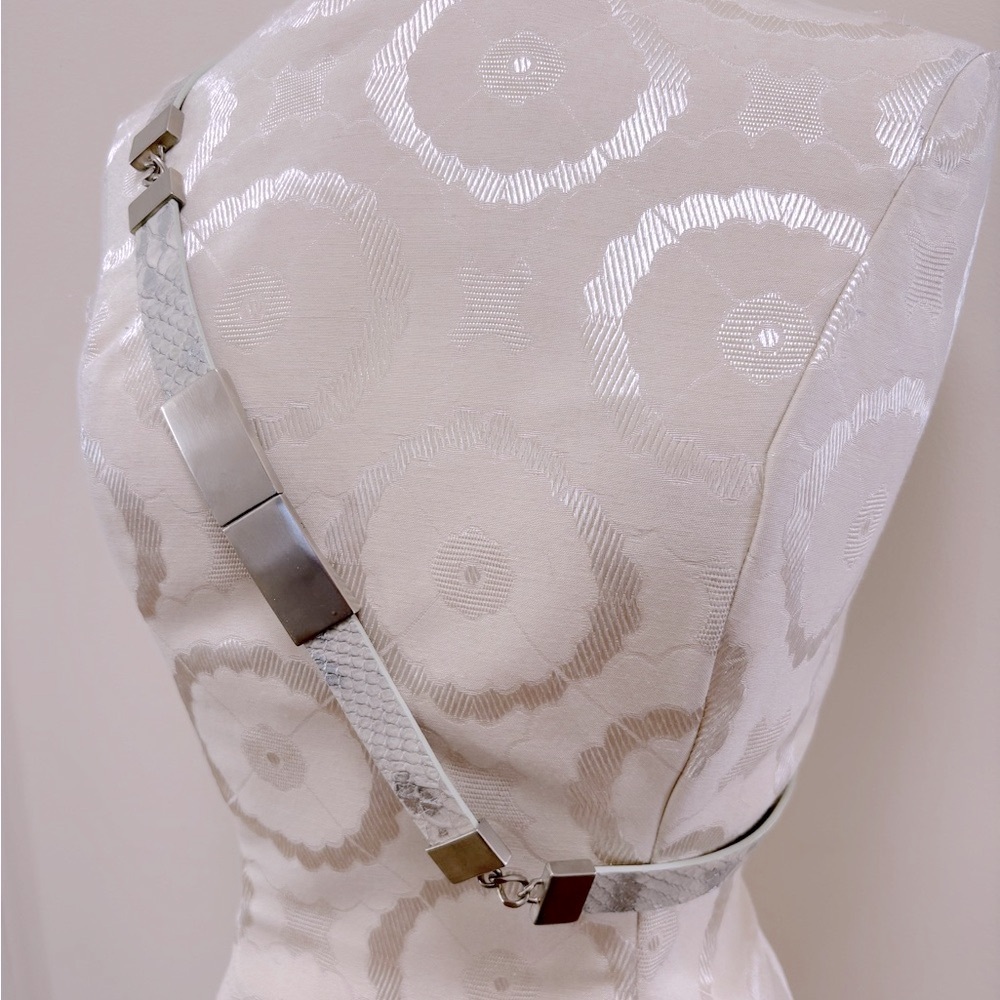 St. John Designer Snakeskin Italian Leather Skinny Belt Size Large Silver Cream